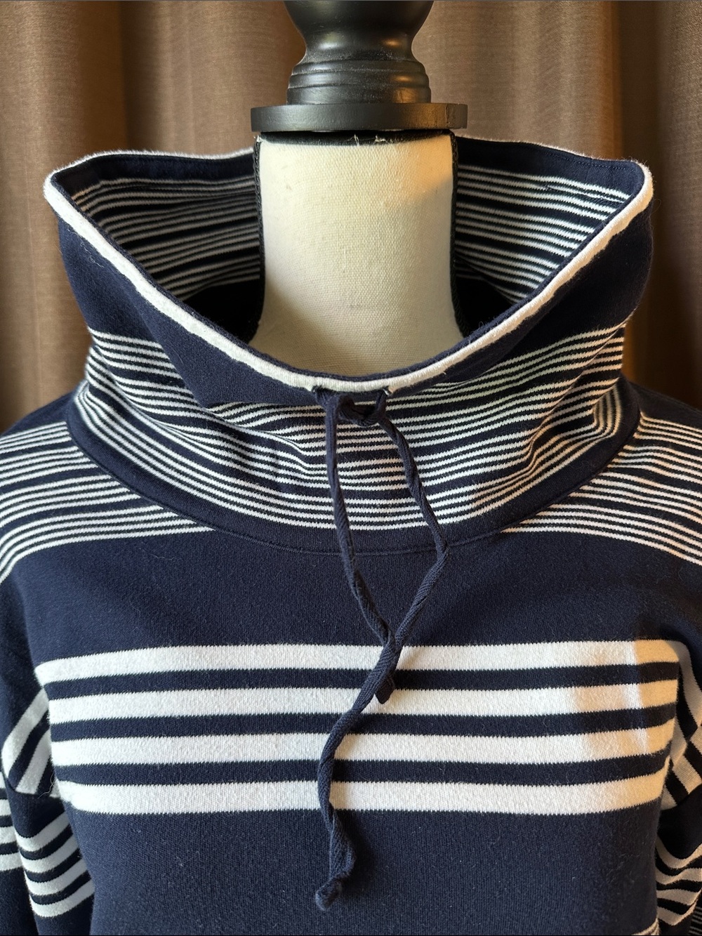 T by Talbots Funnelneck Pullover Top. Size Large. - Picture 2 of 8